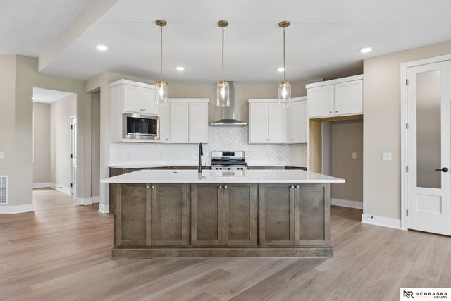 3812 Prairie Breeze Road, Lincoln, NE 68516