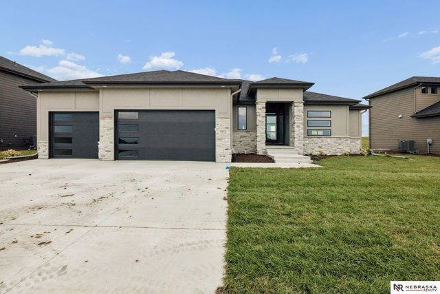 3812 Prairie Breeze Road, Lincoln, NE 68516