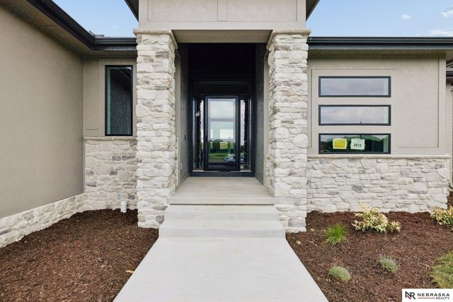 3812 Prairie Breeze Road, Lincoln, NE 68516