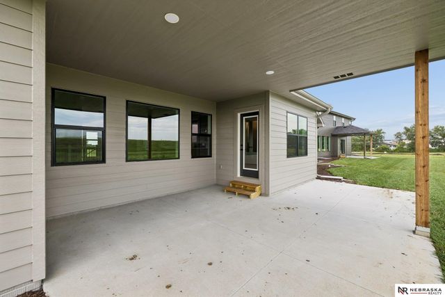 3812 Prairie Breeze Road, Lincoln, NE 68516