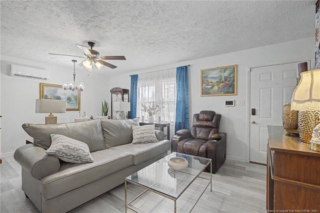 6328 Rustic Ridge, Hope Mills, NC 28348