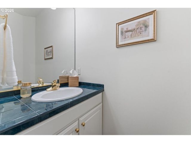 1625 CARRIAGE Way, West Linn, OR 97068