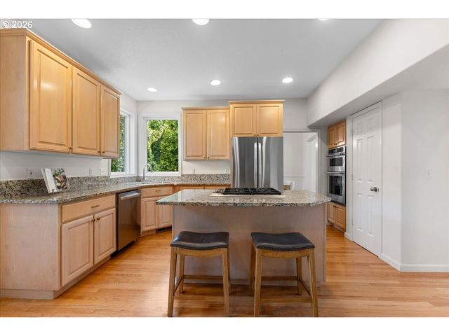 1625 CARRIAGE Way, West Linn, OR 97068