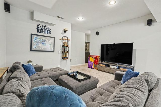 703 E 109th Street, Kansas City, MO 64131
