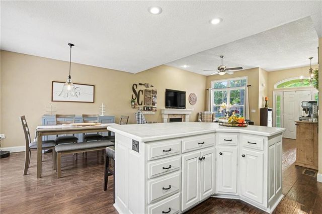 703 E 109th Street, Kansas City, MO 64131