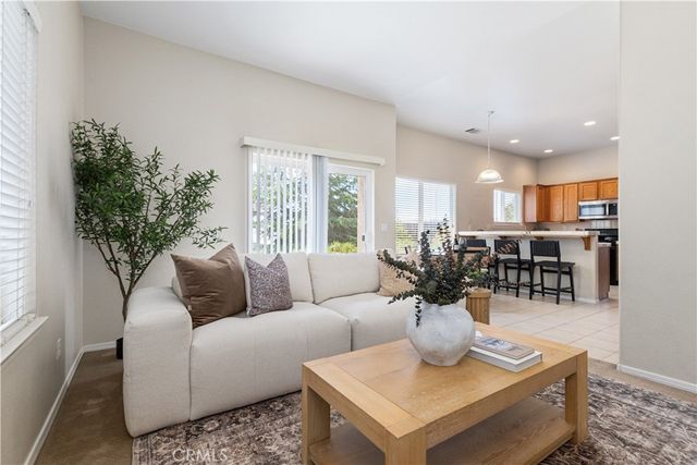 145 Via Camelia, Paso Robles, CA 93446