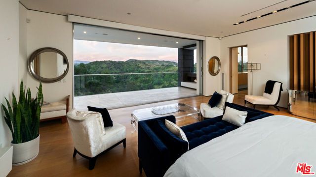 1740 Bel Air Road, Los Angeles, CA 90077