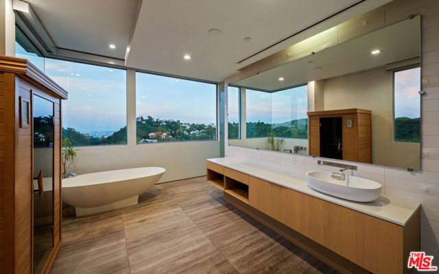 1740 Bel Air Road, Los Angeles, CA 90077