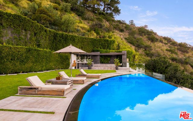 1740 Bel Air Road, Los Angeles, CA 90077