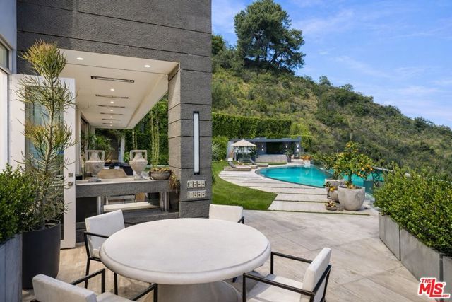 1740 Bel Air Road, Los Angeles, CA 90077