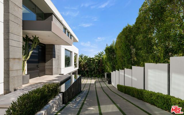 1740 Bel Air Road, Los Angeles, CA 90077