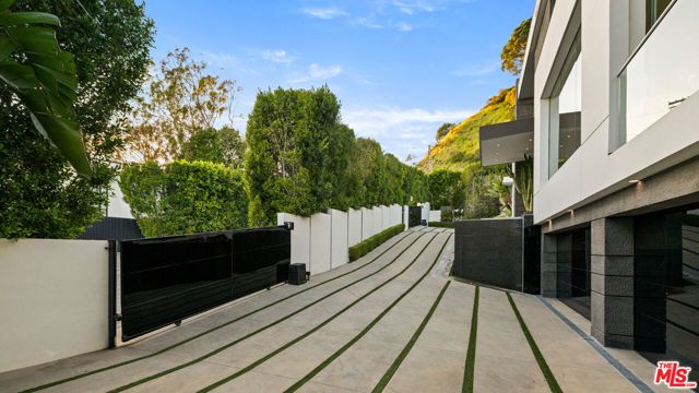 1740 Bel Air Road, Los Angeles, CA 90077