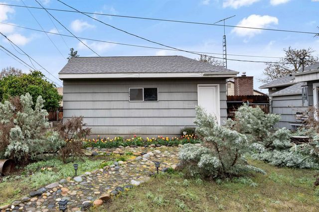 411 Birch Ave, Richland, WA 99352