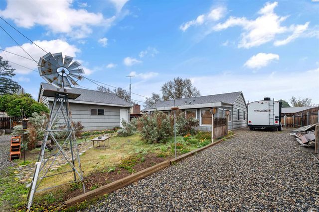 411 Birch Ave, Richland, WA 99352