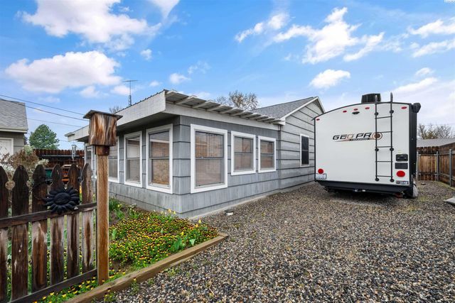 411 Birch Ave, Richland, WA 99352