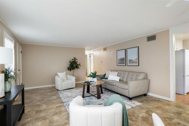 411 Birch Ave, Richland, WA 99352