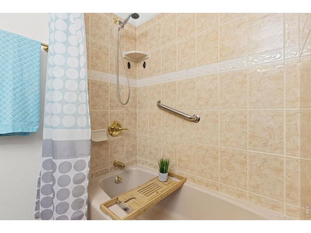 3351 Apple Ave, Loveland, CO 80538