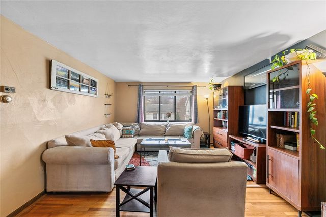 90 Briggs St, Overbrook, PA 15234