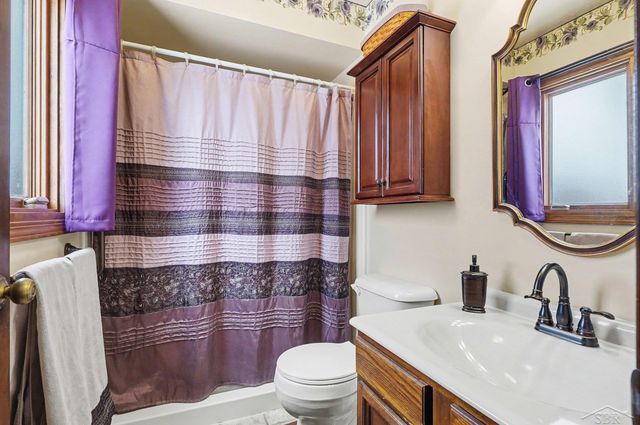 306 Eda Court, Essexville, MI 48732