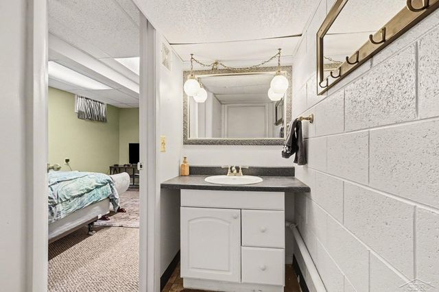 306 Eda Court, Essexville, MI 48732