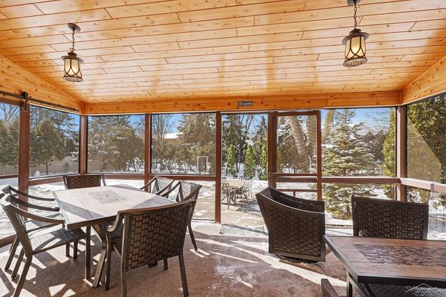 306 Eda Court, Essexville, MI 48732