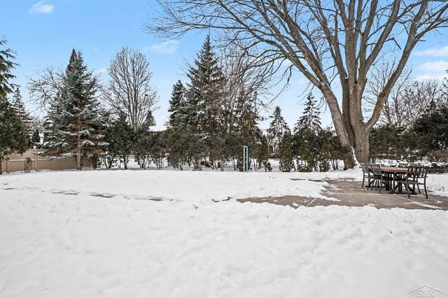 306 Eda Court, Essexville, MI 48732