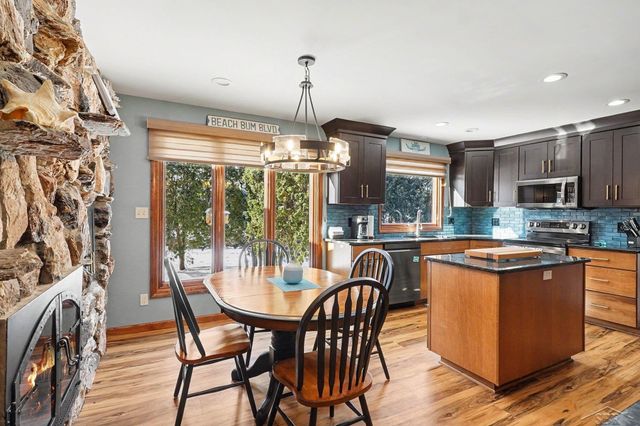 306 Eda Court, Essexville, MI 48732