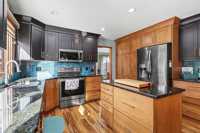 306 Eda Court, Essexville, MI 48732