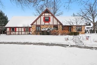 306 Eda Court, Essexville, MI 48732