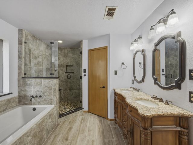 5724 Puerto Vallarta Drive, North Richland Hills, TX 76180