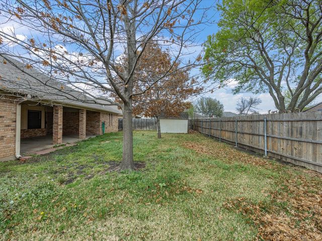 5724 Puerto Vallarta Drive, North Richland Hills, TX 76180