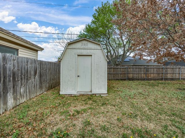 5724 Puerto Vallarta Drive, North Richland Hills, TX 76180