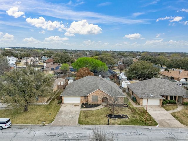 5724 Puerto Vallarta Drive, North Richland Hills, TX 76180