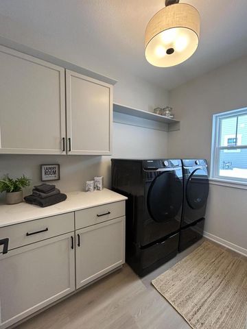 N55W25282 Crescent Hill DRIVE, Sussex, WI 53089