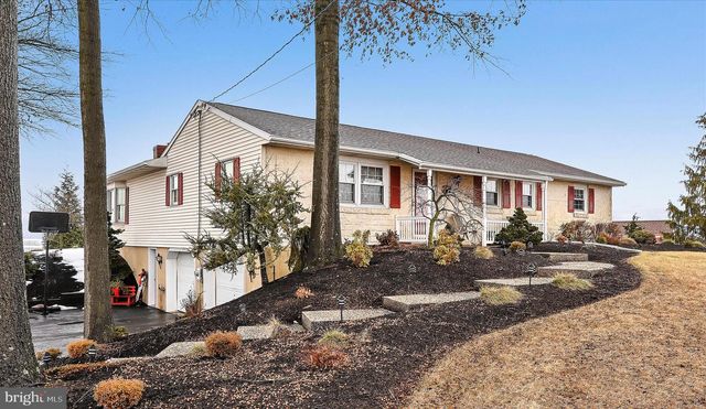 61 W ROSEBUD RD, Myerstown, PA 17067