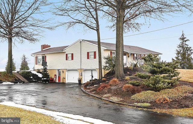 61 W ROSEBUD RD, Myerstown, PA 17067