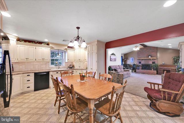 61 W ROSEBUD RD, Myerstown, PA 17067