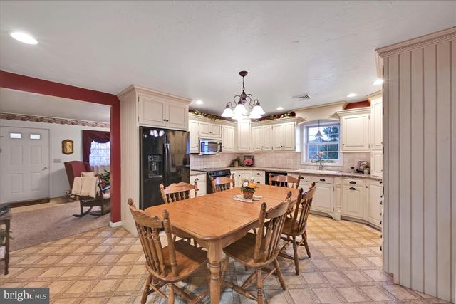 61 W ROSEBUD RD, Myerstown, PA 17067