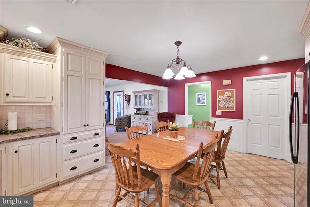 61 W ROSEBUD RD, Myerstown, PA 17067