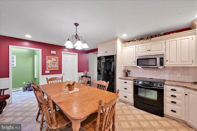 61 W ROSEBUD RD, Myerstown, PA 17067