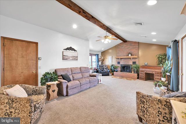 61 W ROSEBUD RD, Myerstown, PA 17067