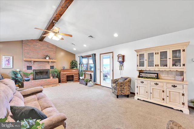 61 W ROSEBUD RD, Myerstown, PA 17067