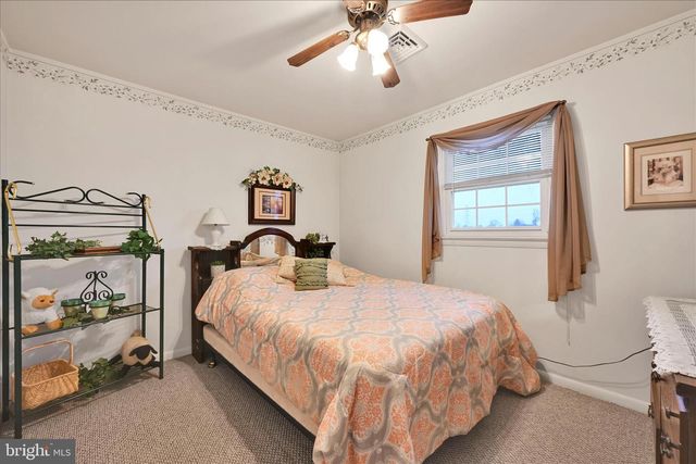 61 W ROSEBUD RD, Myerstown, PA 17067