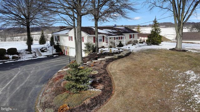 61 W ROSEBUD RD, Myerstown, PA 17067