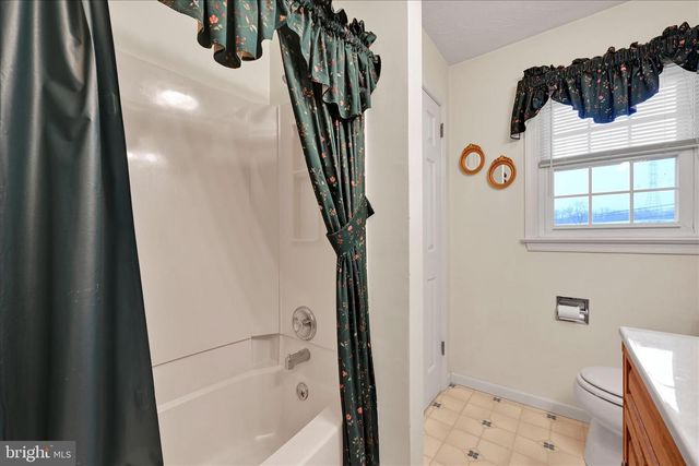 61 W ROSEBUD RD, Myerstown, PA 17067