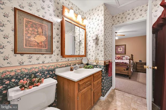 61 W ROSEBUD RD, Myerstown, PA 17067