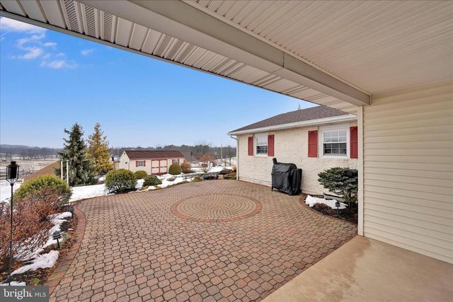 61 W ROSEBUD RD, Myerstown, PA 17067