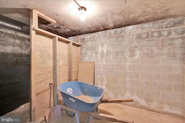 61 W ROSEBUD RD, Myerstown, PA 17067