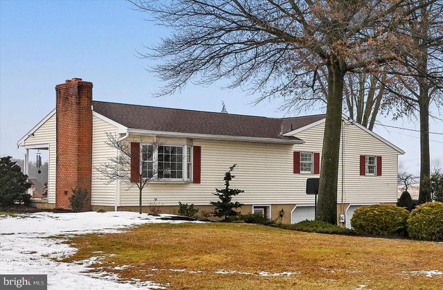 61 W ROSEBUD RD, Myerstown, PA 17067