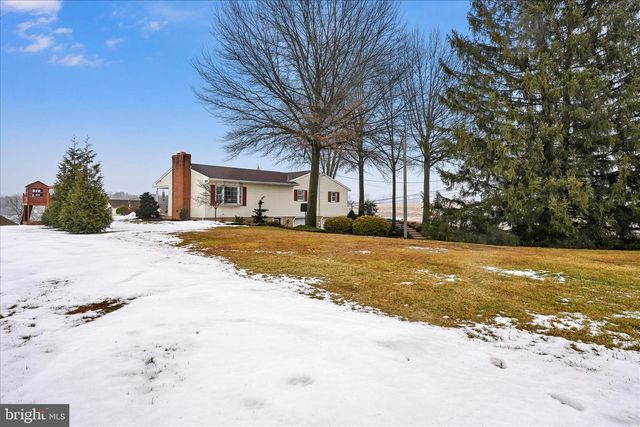 61 W ROSEBUD RD, Myerstown, PA 17067